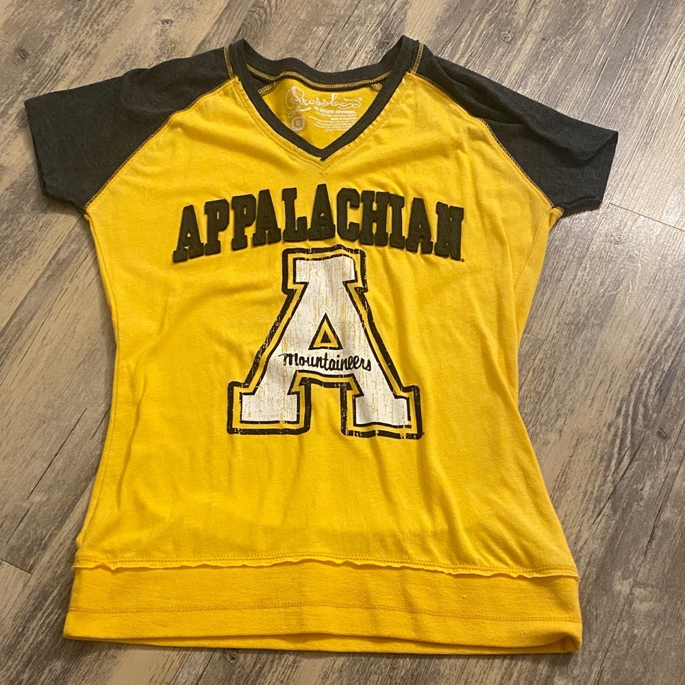 Appalachian ASU Women’s Appliqué Tee T-shirt Spirit Wear Medium